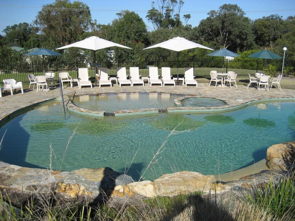 The Lakes Beachfront Holiday Park Lake Tyers Beach Екстериор снимка