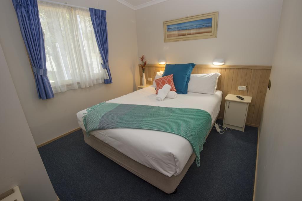 The Lakes Beachfront Holiday Park Lake Tyers Beach Екстериор снимка