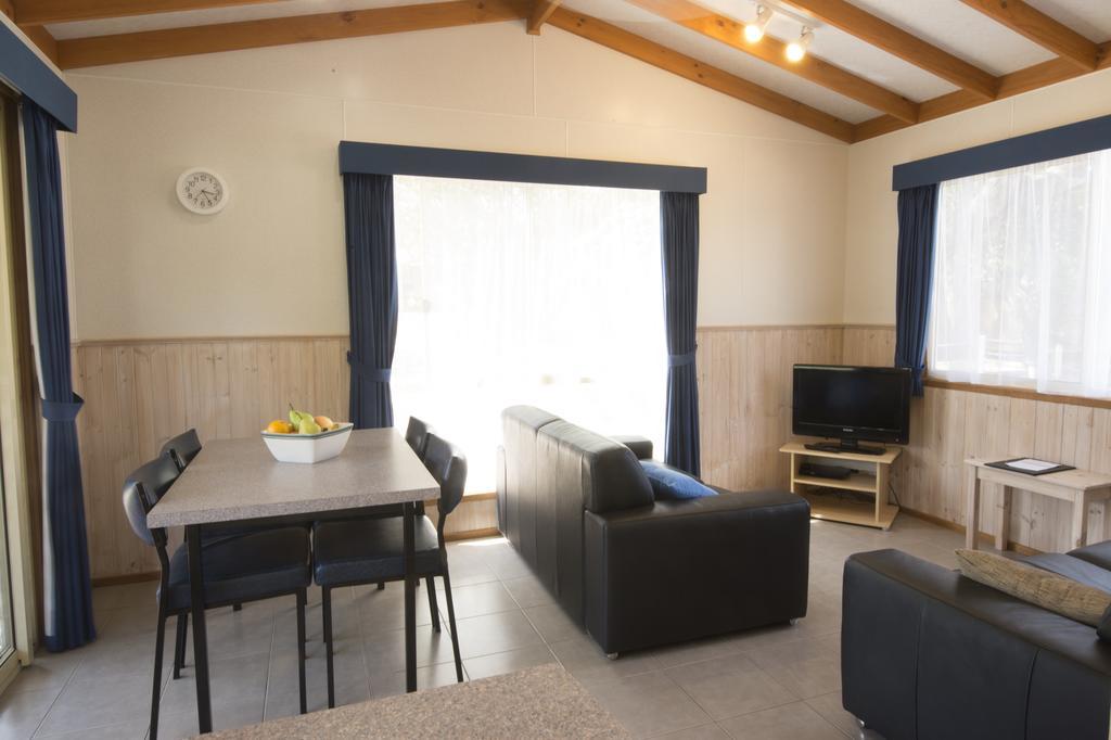 The Lakes Beachfront Holiday Park Lake Tyers Beach Екстериор снимка